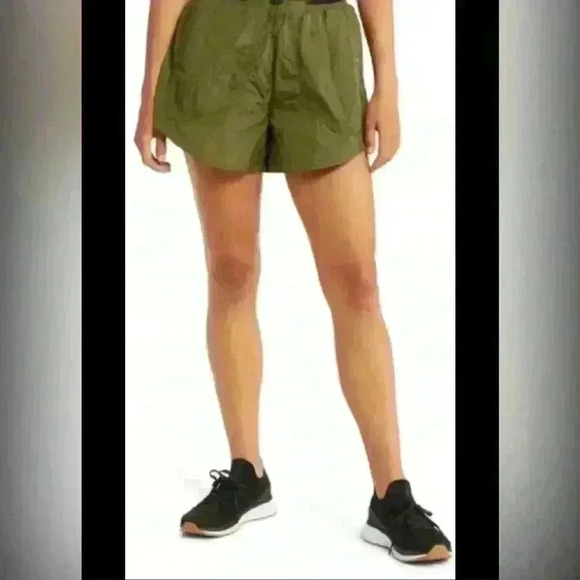 ADIDAS IVY PARK SHORTS SIZE S - Picture 1 of 4